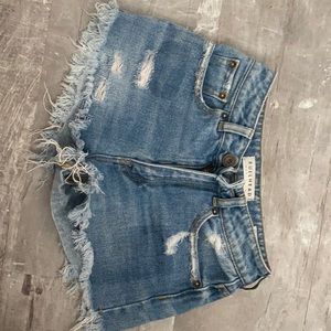 bullhead (pacsun brand) mom short! good condition